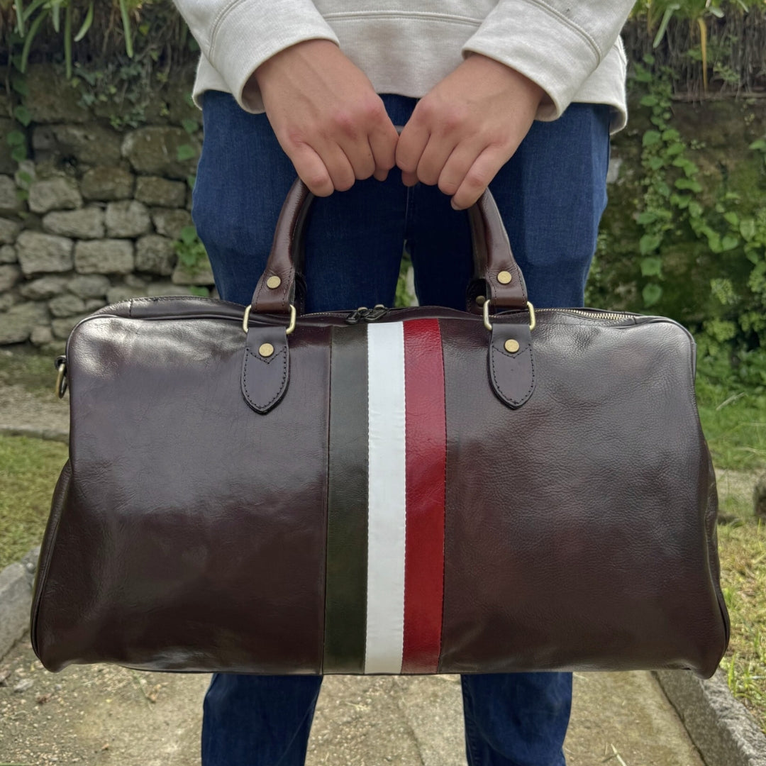 Il Classico Borsone con Bandiera Italiana e Tracolla Opzionale