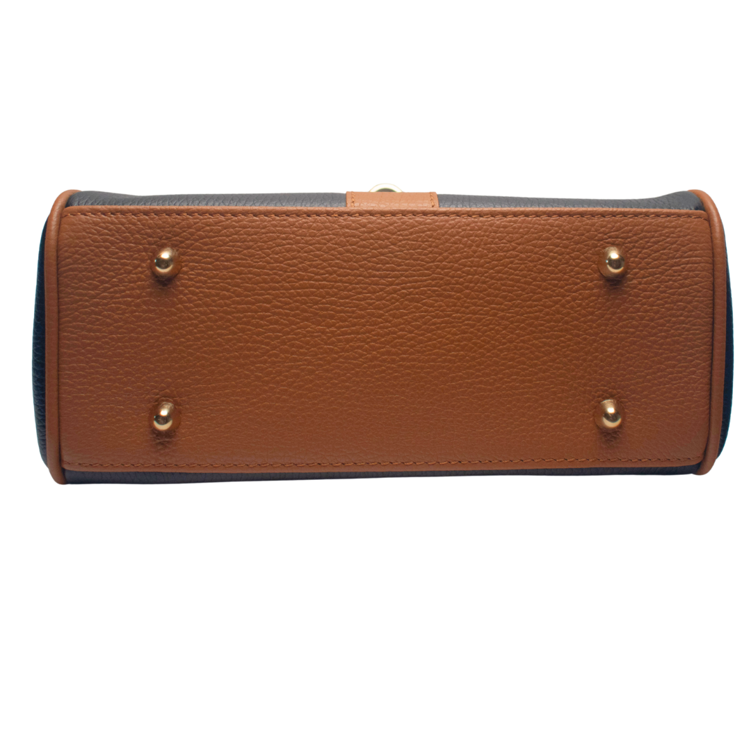 #color_black and tan