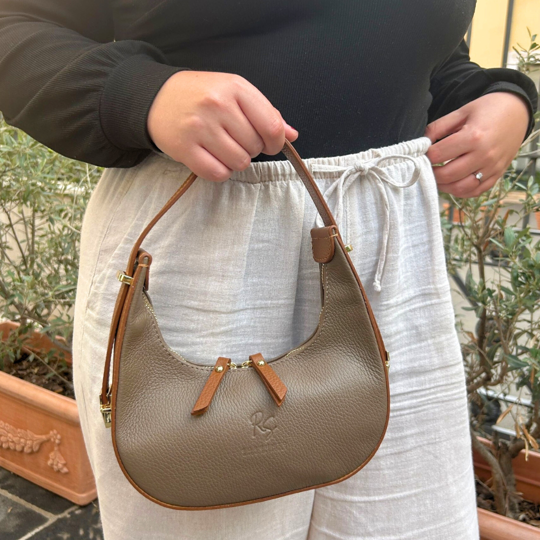 Borsa Mezzaluna Bicolore con Tracolla Regolabile