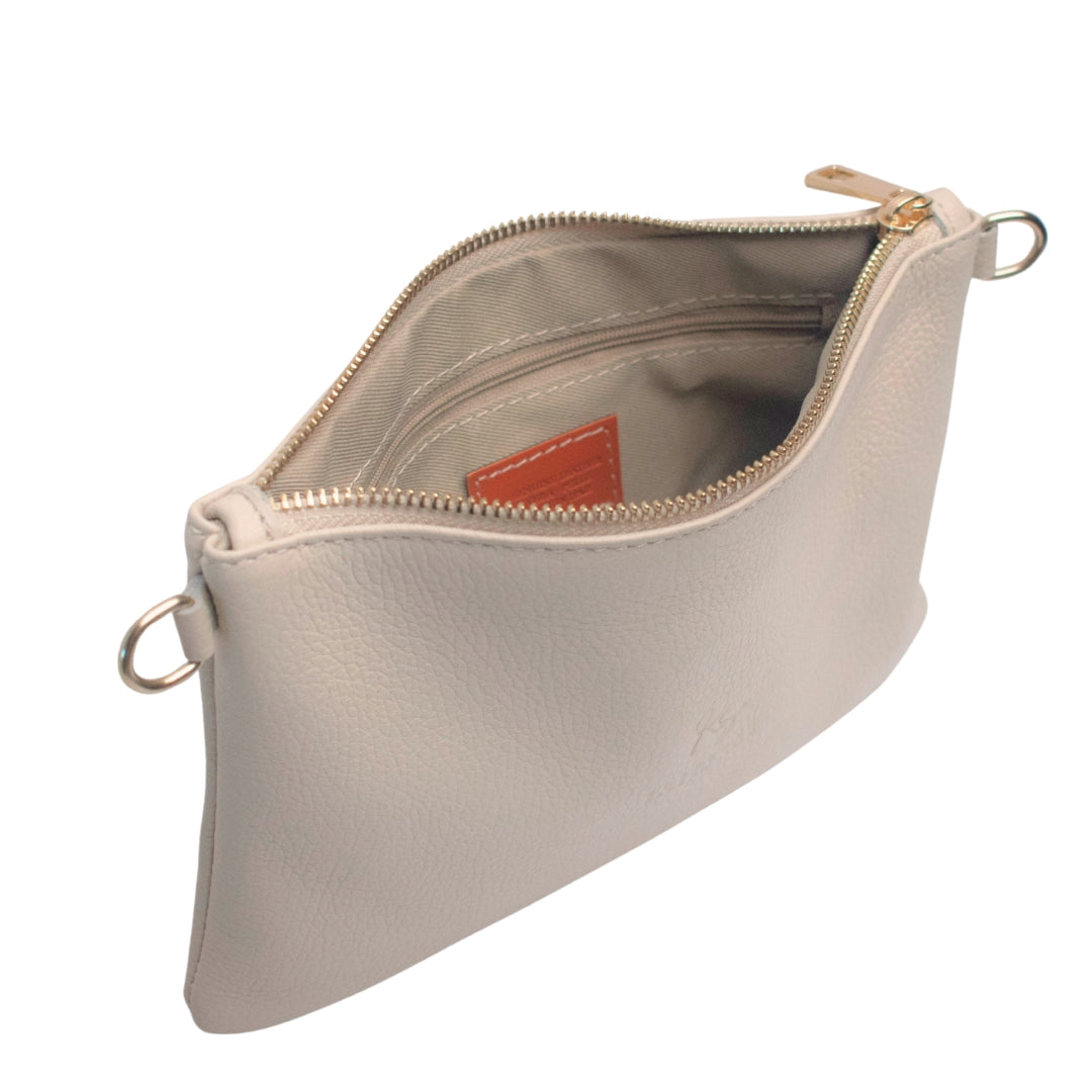 La Wristlet Convertibile con Catena Opzionale e Tracolla Regolabile