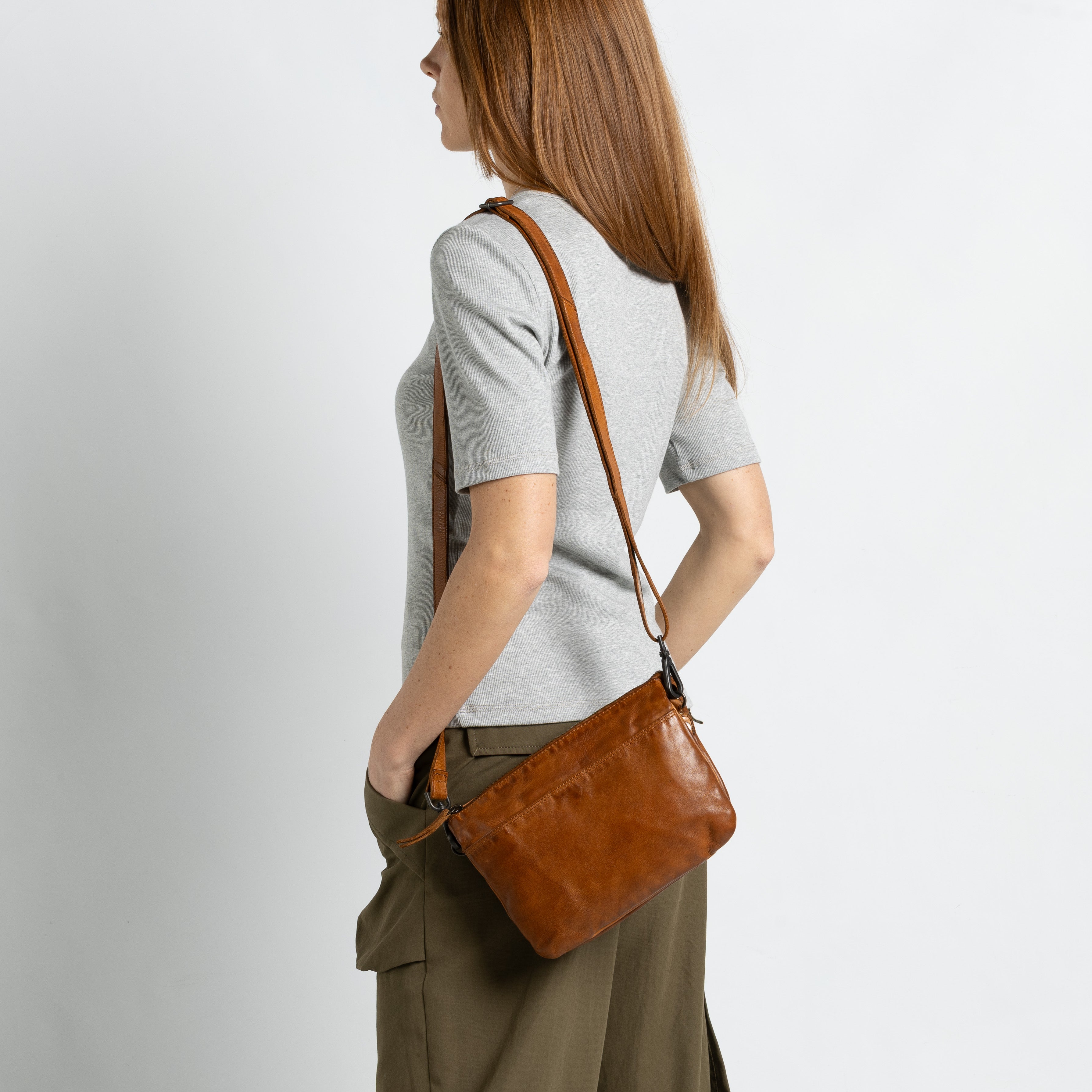 Gianni Conti Medium Zip Crossbody Handbag in Distressed Italian Leather