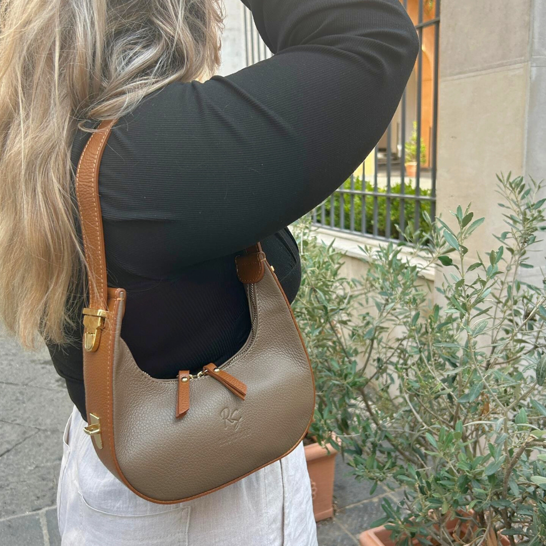 Borsa Mezzaluna Bicolore con Tracolla Regolabile